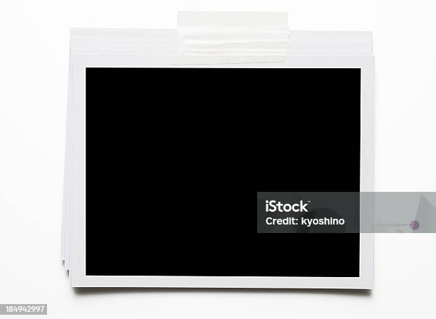 Apilado Polaroid En Blanco Con Cinta Adhesiva Sobre Fondo Blanco Foto de stock y más banco de imágenes de Anticuado
