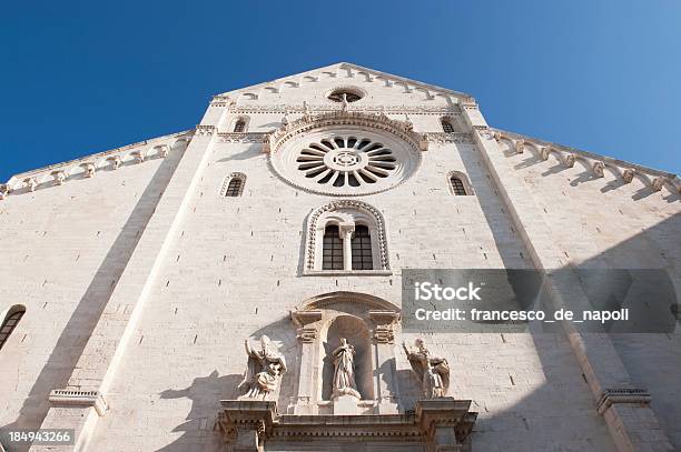 Bari Catedral Apulia Y En El Sur De Italia Foto de stock y más banco de imágenes de Bari - Bari, Barrio antiguo, Catedral