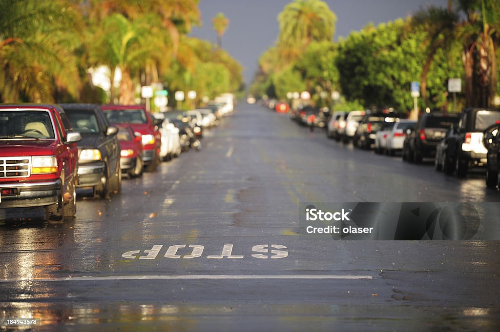 La palabra pintado en la calle, Atardecer en San Diego, lluvia - Foto de stock de San Diego libre de derechos