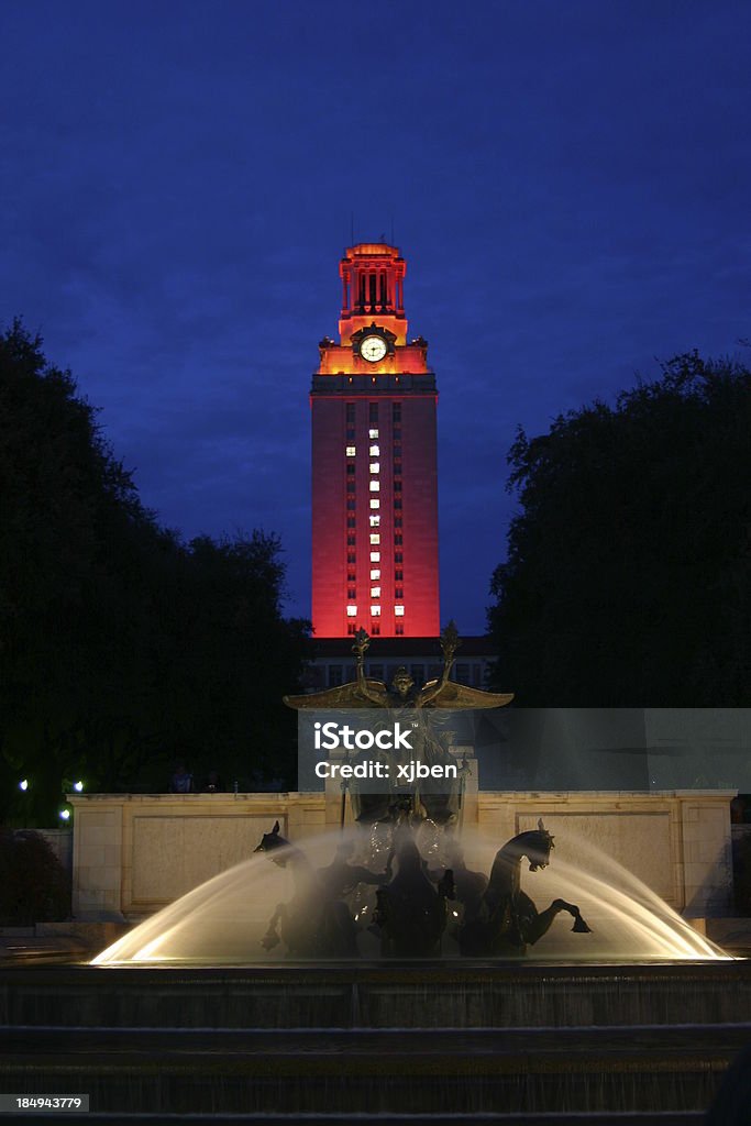 University of Texas Torre dell'orologio-Campione nazionale di illuminazione - Foto stock royalty-free di Texas