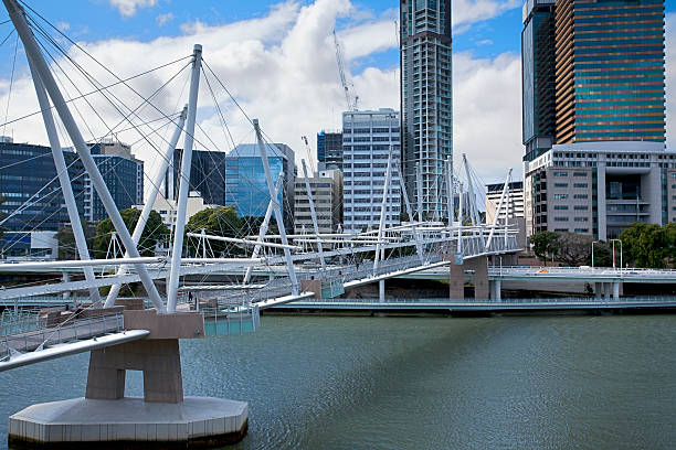 istock Brisbane city with Kurilpa Bridge 184944103