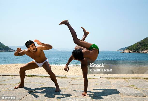 Capoeira Foto de stock y más banco de imágenes de Adulto - Adulto, Agua, Aire libre