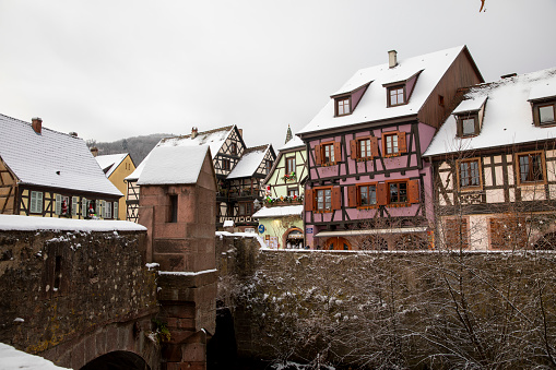 In the picturesque streets of Colmar, the succession of stalls, Christmas decorations and lights will sweep you up in the magic of the Christmas season. Wherever you look, you will be spellbound. Truly the place to be for a genuinely exceptional Christmas experience