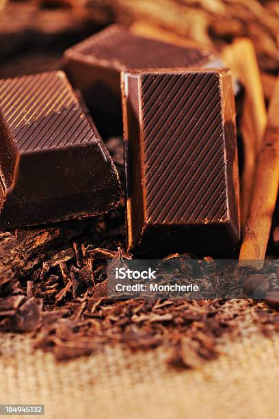 Foto de Barras De Chocolate e mais fotos de stock de Alimentação Não-saudável - Alimentação Não-saudável, Chocolate, Comida