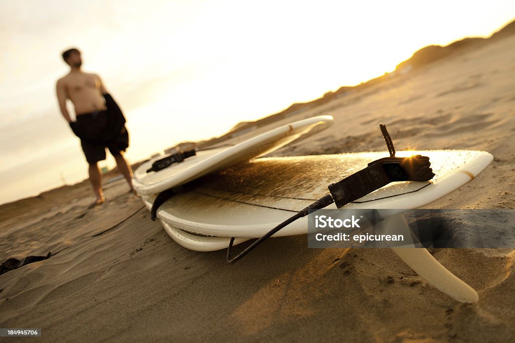 Surfboards que reflejan la puesta de sol - Foto de stock de Actividades recreativas libre de derechos