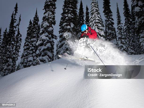 Foto de Esqui De Neve e mais fotos de stock de Artigo de vestuário para cabeça - Artigo de vestuário para cabeça, Canadá, Capacete - Capacete esportivo