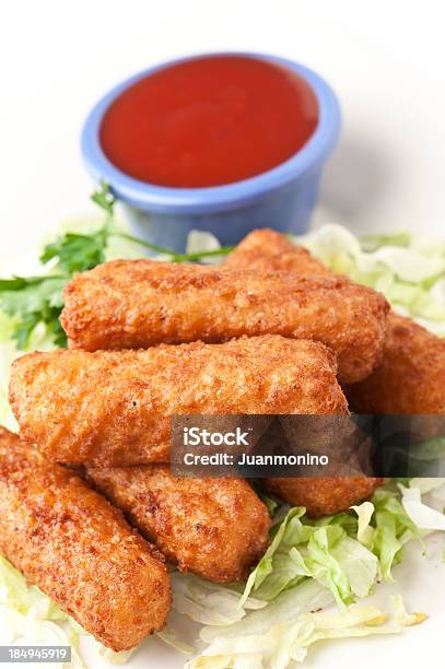 Smażony Mozarella Sticks - zdjęcia stockowe i więcej obrazów Patyk - część rośliny - Patyk - część rośliny, Mozzarella, Bez ludzi