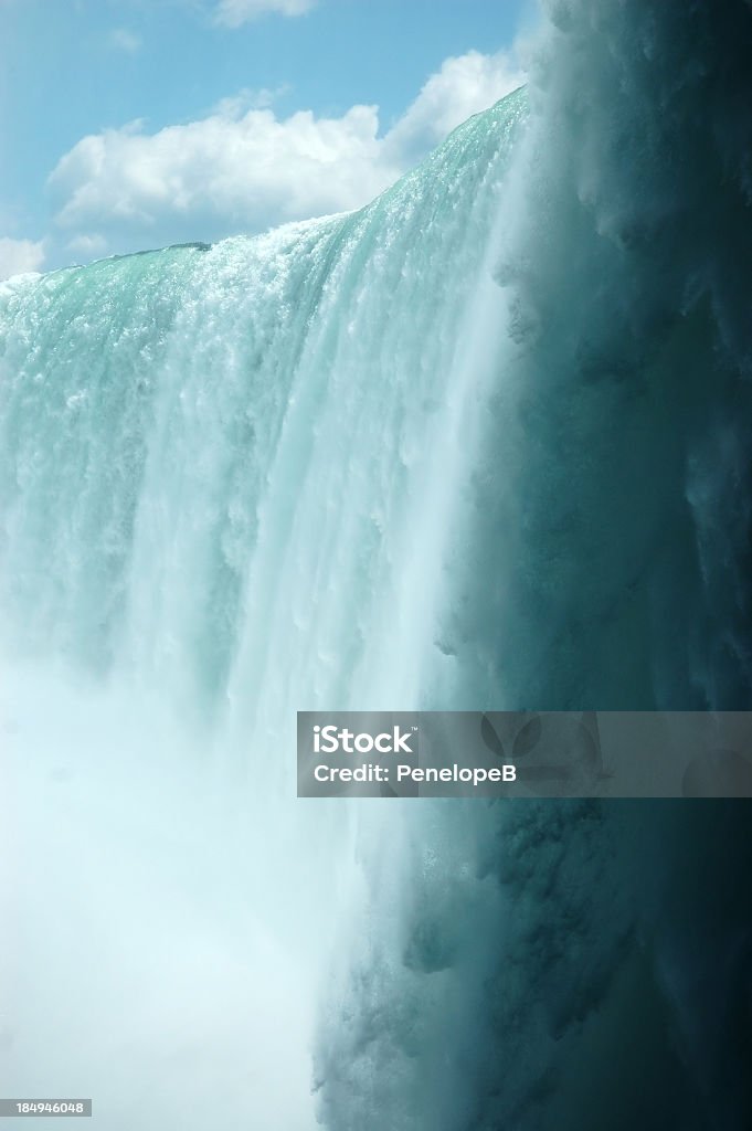 Ниже Водопад - Стоковые фото Энергия воды роялти-фри