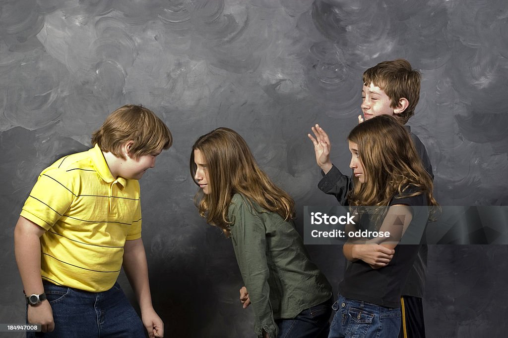 Jungen und Mädchen Kämpfen - Lizenzfrei Ausverkauf Stock-Foto