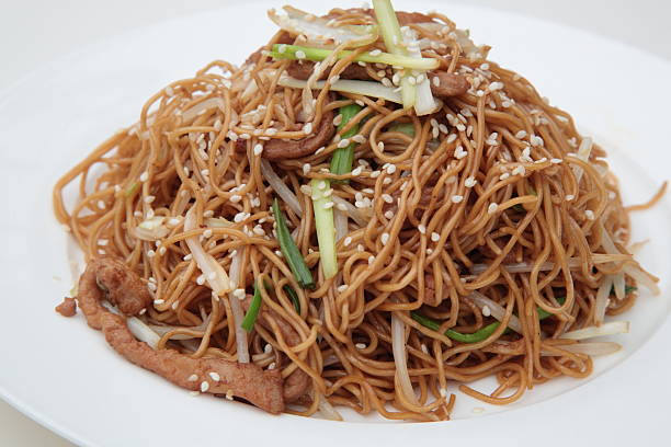 istock Soy sauce fried noodle with bean sprouts and pork (silver budding meat silk oil king fried noodles) 184947808
