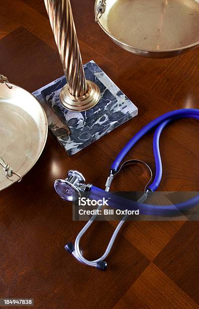 Foto de Médico Abusos e mais fotos de stock de Azul - Azul, Balança da Justiça, Beleza