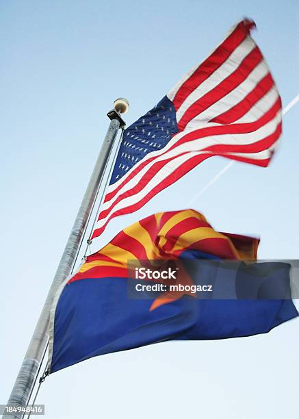 Estados Unidos Da América E Bandeira Do Arizona - Fotografias de stock e mais imagens de Bandeira do Estado do Arizona - Bandeira do Estado do Arizona, 4 de Julho, Arizona