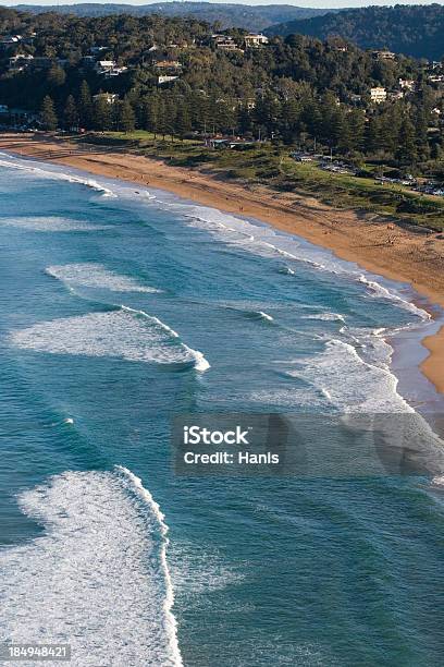 Foto de Ondas Do Mar Com Uma Costa e mais fotos de stock de Areia - Areia, Arrebentação, Austrália