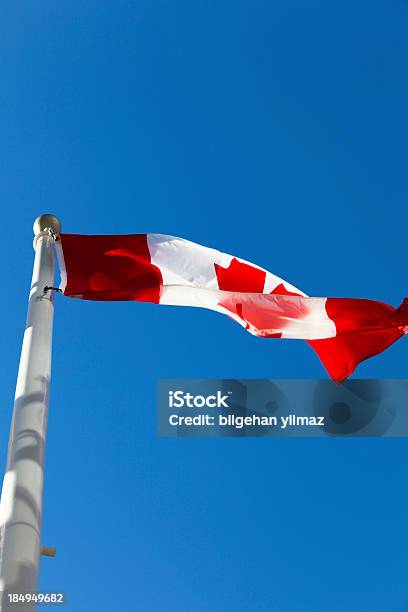 Photo libre de droit de Drapeau Canadien banque d'images et plus d'images libres de droit de Blanc - Blanc, Canada, Ciel