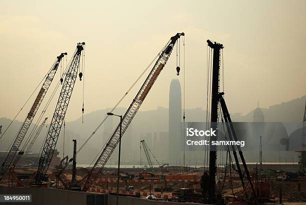 Foto de Em Construção Em Hong Kong e mais fotos de stock de Obra - Obra, Hong Kong, Nublado