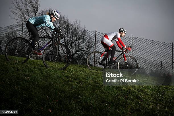 Atletas Formação Para Uma Corrida De Ciclocross - Fotografias de stock e mais imagens de Cyclocross - Cyclocross, Adulto, América do Norte