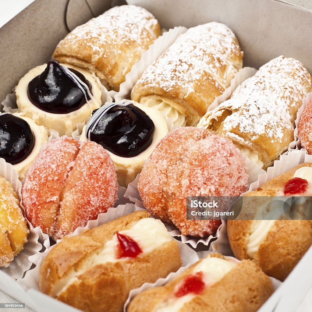 Scatola di dolci - Foto stock royalty-free di Cannoli