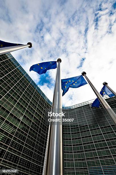 Nubes Sobre Europa Foto de stock y más banco de imágenes de Bandera de la Comunidad Europea - Bandera de la Comunidad Europea, Arquitectura exterior, Región de Bruselas-Capital