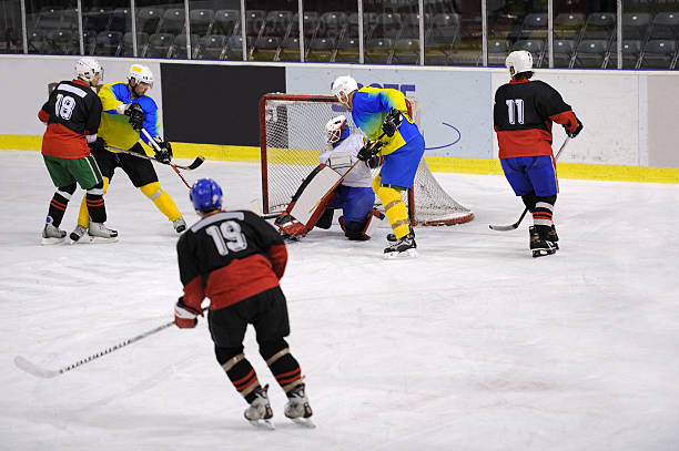 istock Ice hockey attack action 184954057