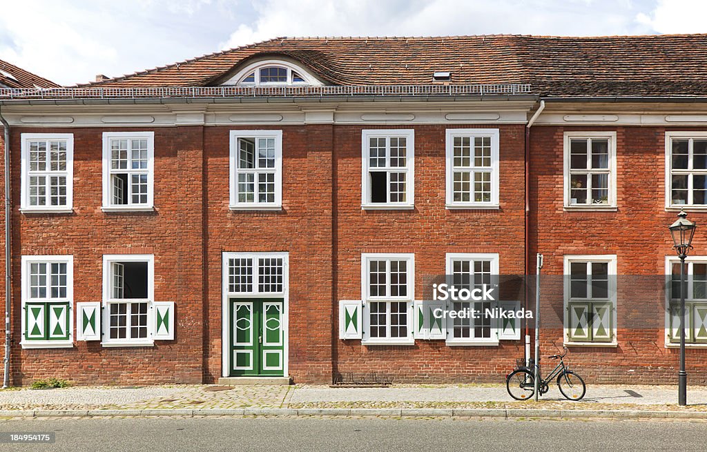 Fachada de la casa - Foto de stock de Potsdam - Brandenburg libre de derechos