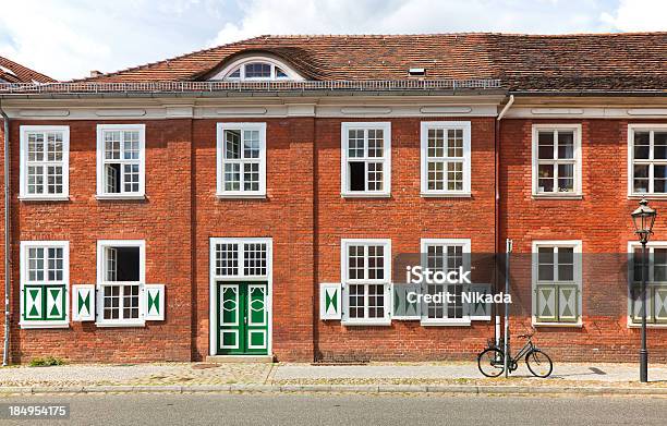 Fachada De La Casa Foto de stock y más banco de imágenes de Potsdam - Brandenburg - Potsdam - Brandenburg, Aire libre, Alemania