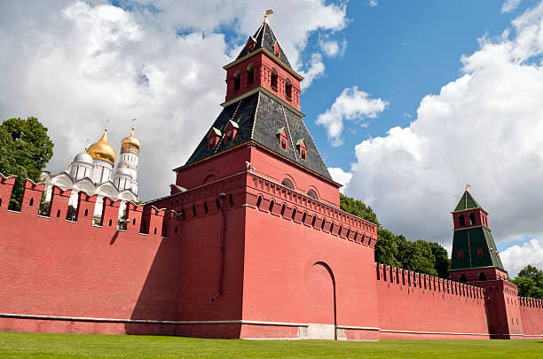 istock Red Wall of Kremlin Moscow Russia 184954320