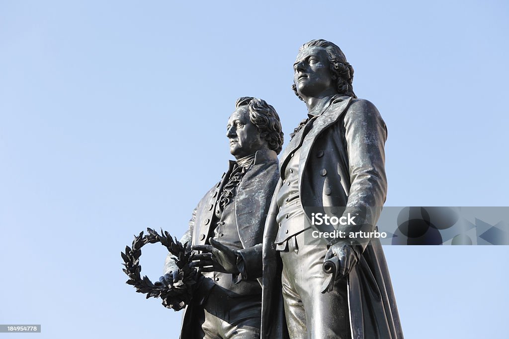 Poeta staues de Goethe y Schiller en Weimar - Foto de stock de Estatua libre de derechos