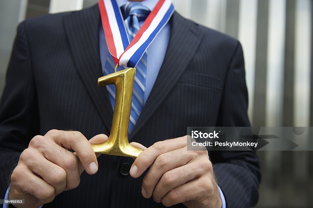 Médaille d'or nombre d'un homme d'affaires - Photo de Adulte libre de droits