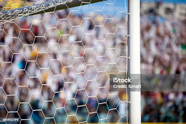 Photo libre de droit de Objectif Dans Un Stade banque d'images et plus d'images libres de droit de Fan - Fan, Filet - Matériel de sport, Football