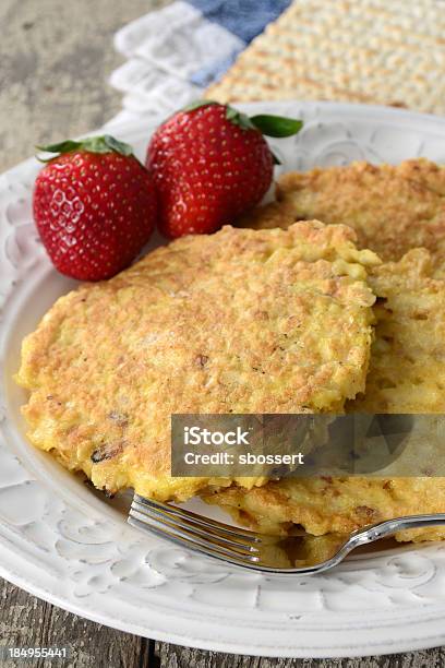 Matzah Brei - イチゴのストックフォトや画像を多数ご用意 - イチゴ, オムレツ, カラー画像