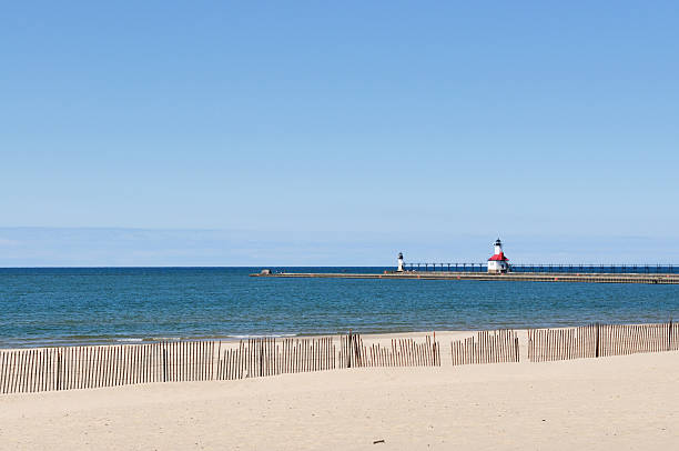 istock Silver Beach Lighthouse on Lake Michigan in St. Joseph 184956657