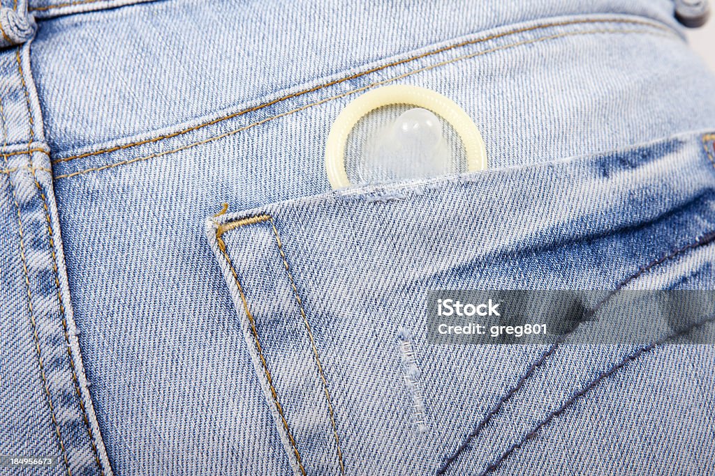 콘돔, jeans XXXL - 로열티 프리 건강관리와 의술 스톡 사진