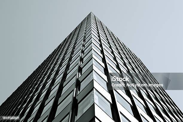 Rascacielos En El Centro De Negocios De Berlín Alemania Foto de stock y más banco de imágenes de Acero
