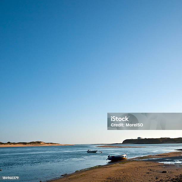 Seascape Na Zachód Słońca Plaży W Portugalii - zdjęcia stockowe i więcej obrazów Bez ludzi - Bez ludzi, Brzask, Cisza