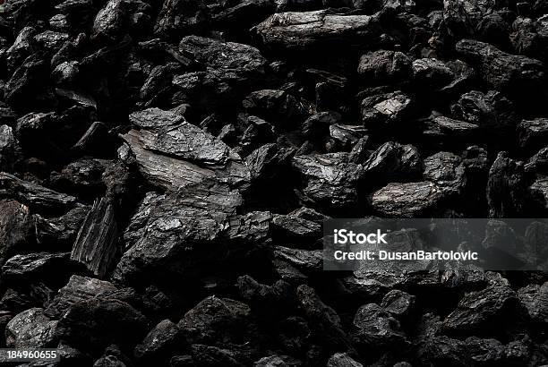 Dunkle Coal Stockfoto und mehr Bilder von Kohle - Kohle, Bildhintergrund, Struktureffekt