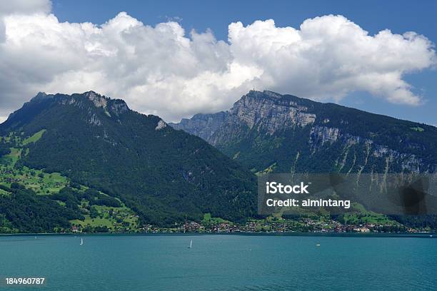 Malownicze Jezioro Thun W Szwajcarii - zdjęcia stockowe i więcej obrazów Bez ludzi - Bez ludzi, Europa - Lokalizacja geograficzna, Fotografika