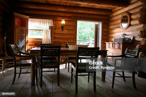 Log Blockhütte Wohnzimmer Stockfoto und mehr Bilder von Blockhütte - Blockhütte, Rustikal, Essen am Tisch