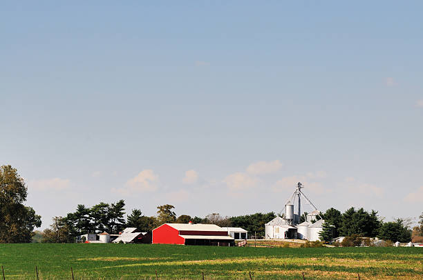 istock Indiana Farm Pasture Barn and Silo 184962273