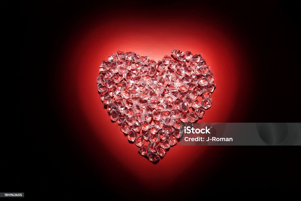 Coeur rouge sur glace - Photo de Blanc libre de droits
