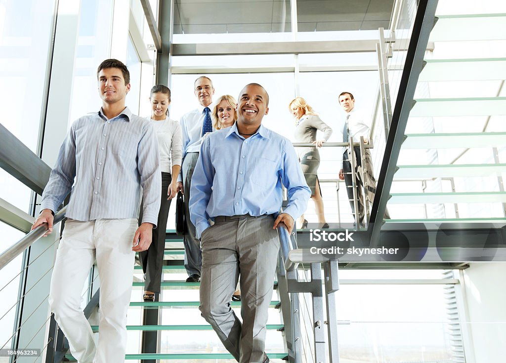 Grupo de empresários pessoas na Escadaria. - Royalty-free Descer Foto de stock