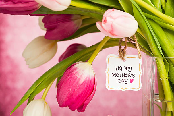 primavera túlipas em dia da mãe - bouquet mothers day tulip flower imagens e fotografias de stock