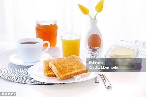Frühstückstisch Stockfoto und mehr Bilder von Kaffeetasse - Kaffeetasse, Orangensaft, Blume