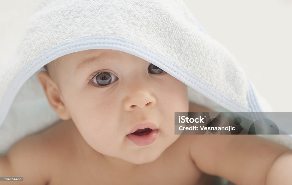 Bébé après le bain - Photo de Baignoire pour bébés libre de droits