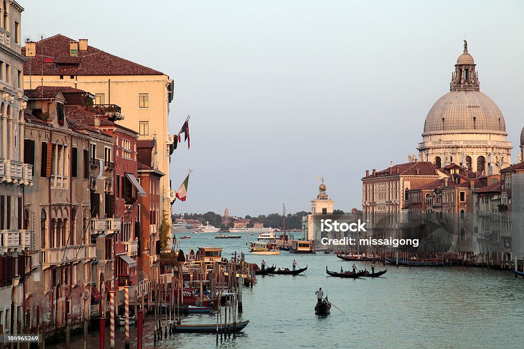 ベニスの大運河に沈む夕日 - イタリアのロイヤリティフリーストックフォト