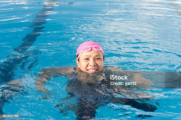 Nuoto - Fotografie stock e altre immagini di Acqua - Acqua, Adulto, Adulto in età matura