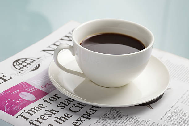 pause-café. - newspaper the media newspaper headline communication photos et images de collection