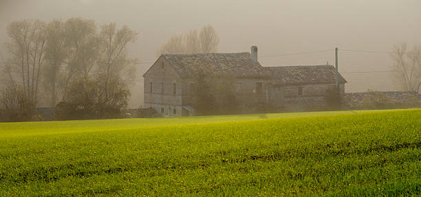 istock Country house 184966360