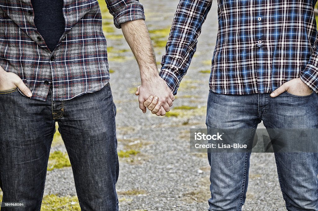 Gay Men segurando as mãos - Foto de stock de 20-24 Anos royalty-free