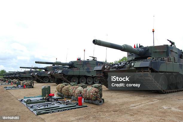 Tank Seria - zdjęcia stockowe i więcej obrazów Czołg - Czołg, Lampart, Wojsko