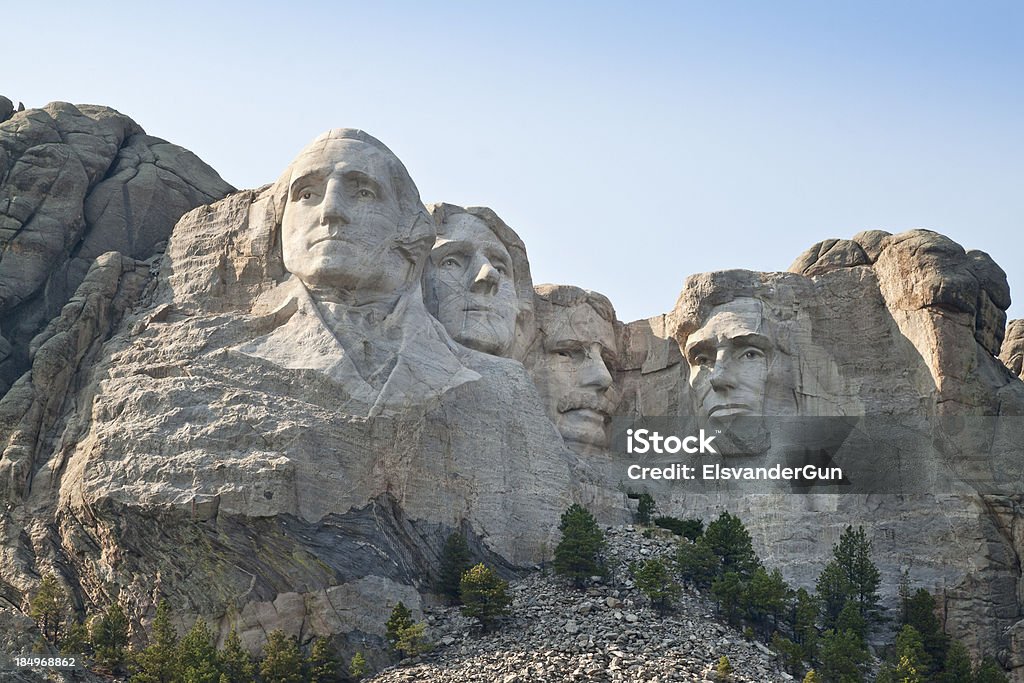 実装 Rushmore 国定公園 - アメリカ合衆国建国の父のロイヤリティフリーストックフォト